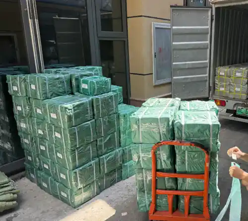 Zamówienie sprzętu do szafki klienta spakowane i gotowe do wysyłki